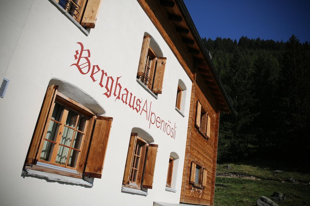 Отель Berghaus Alpenroesli Клостерс Экстерьер фото