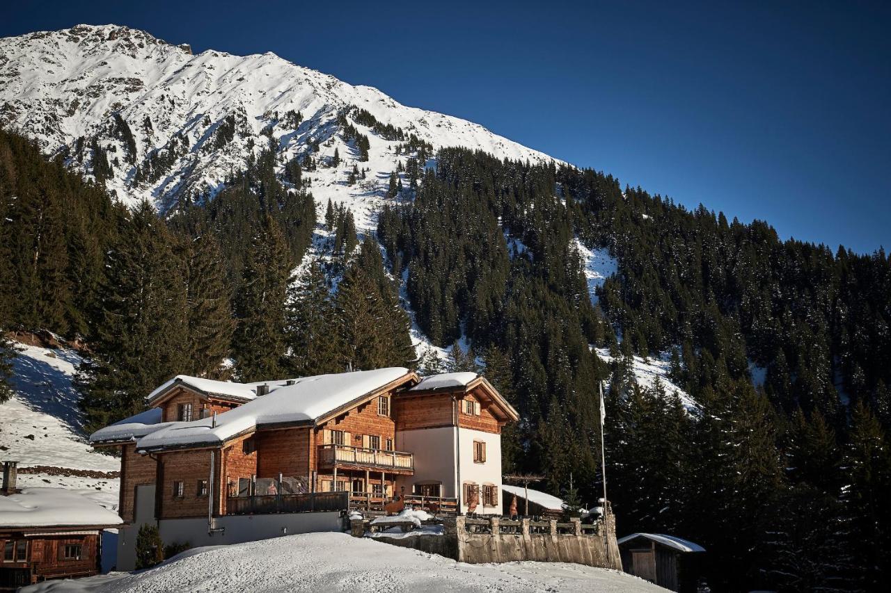 Отель Berghaus Alpenroesli Клостерс Экстерьер фото
