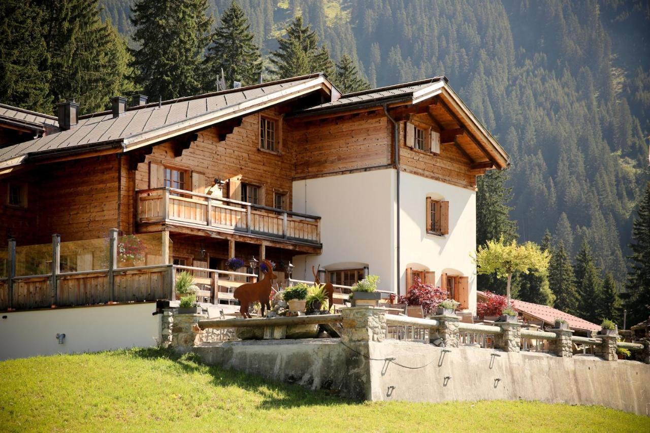 Отель Berghaus Alpenroesli Клостерс Экстерьер фото